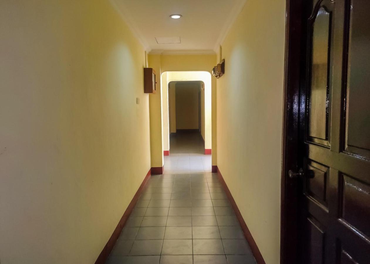 Oyo 3372 Hotel Pelita Terang Nagoya Luaran gambar
