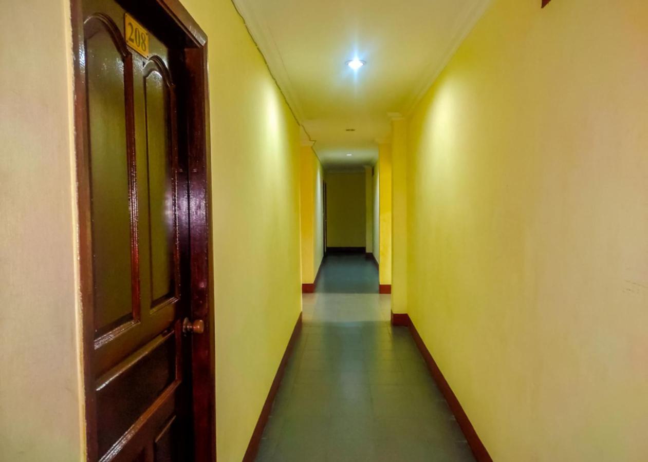 Oyo 3372 Hotel Pelita Terang Nagoya Luaran gambar